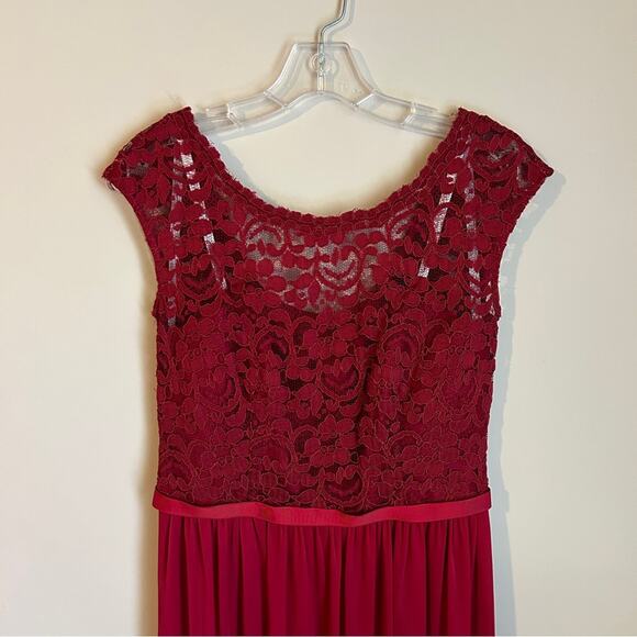 David’s Bridal Apple Red Scoop Neck Cap Sleeves Lace Bridesmaid Dress Size 6 - Picture 3 of 11